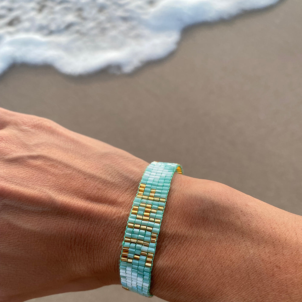Seed Bead SURF Betty Bracelet with Hearts - Mint